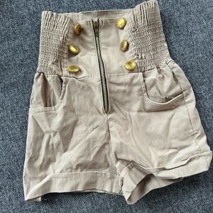 Size medium, beige high waist shorts